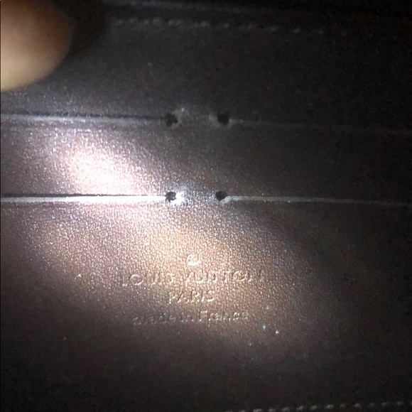 Louis Vuitton zippy wallet. - Picture 6 of 7